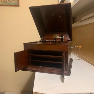 Gramophone His Masters Voice 1926.